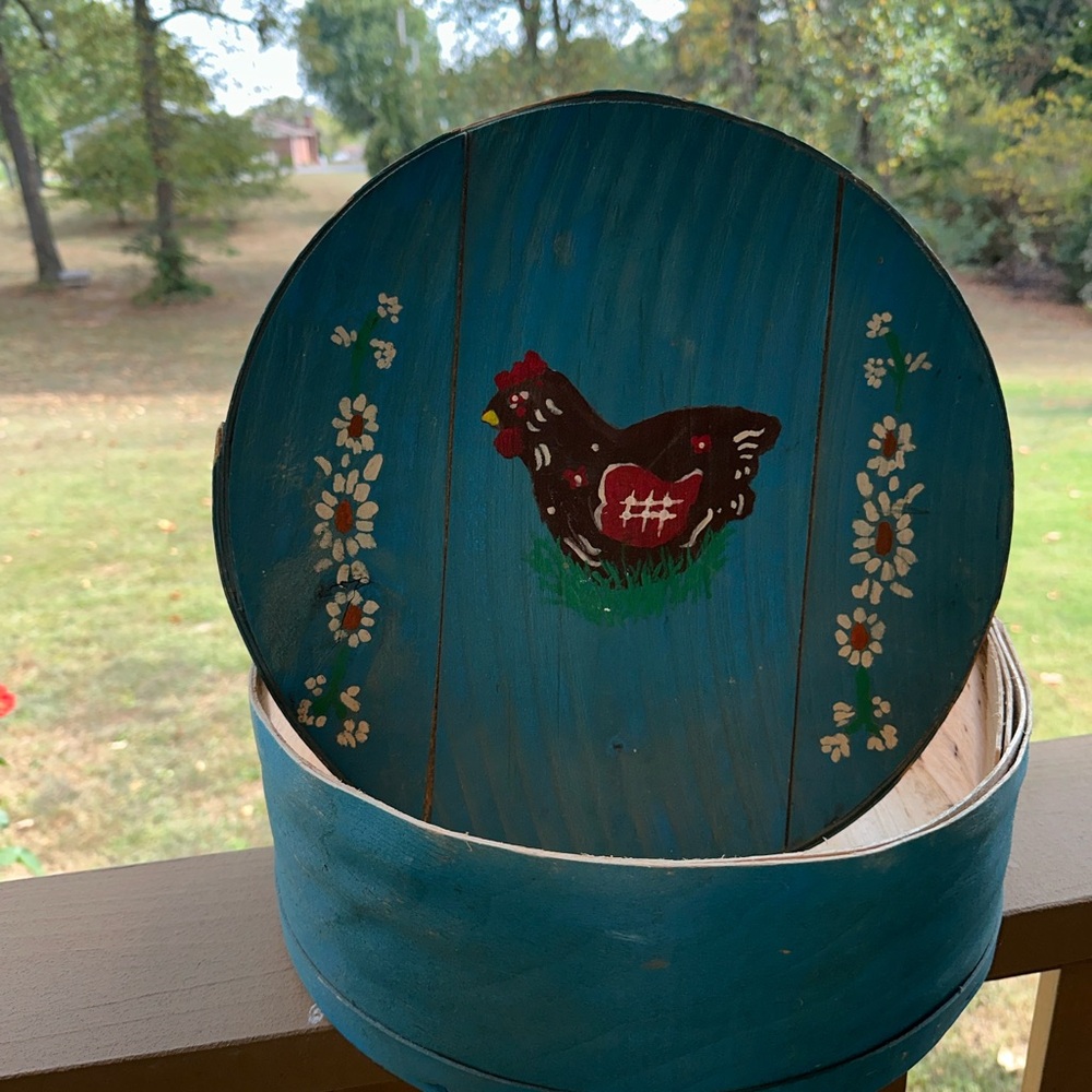 Antique Blue Decorative Cheese Box with Chicken Design